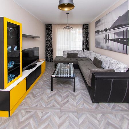 The Yellow Appartment Sofia Extérieur photo